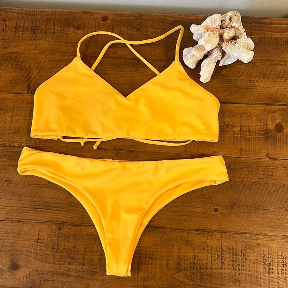 SUNDAZE BIKINIS yellow bikini, size medium